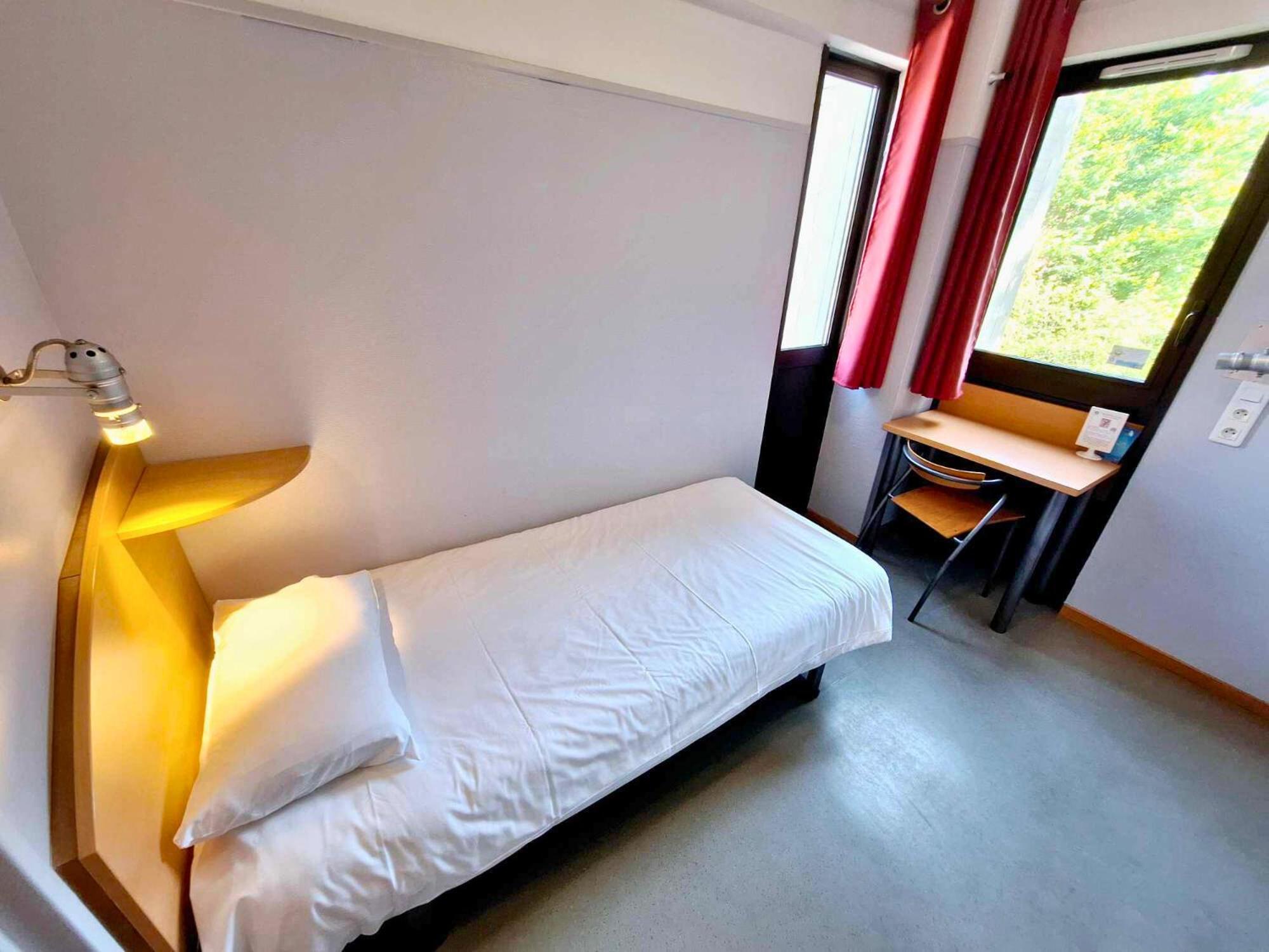 Hotel Cis De Champagne - Ethic Etapes Reims Exterior foto